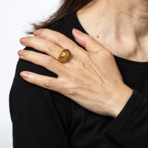 Bague Bague dôme vintage en or jaune des années 70 58 Facettes G13994