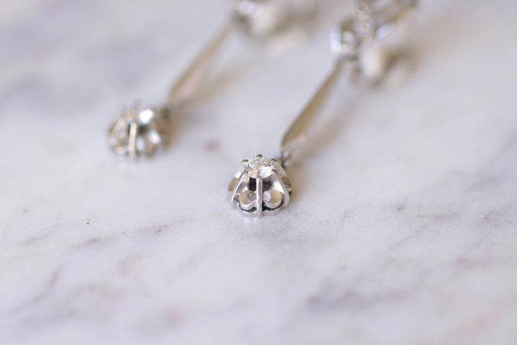 Boucles d'oreilles Longues boucles d'oreilles vintage pendantes, or blanc et diamants, années 60 58 Facettes