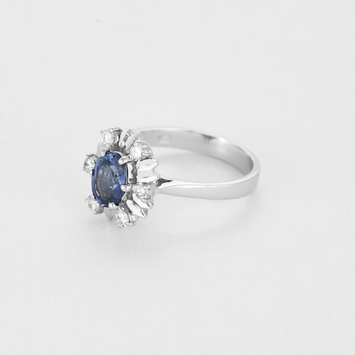 Bague 53.5 Bague Marguerite or gris, saphir et diamants 58 Facettes BA517