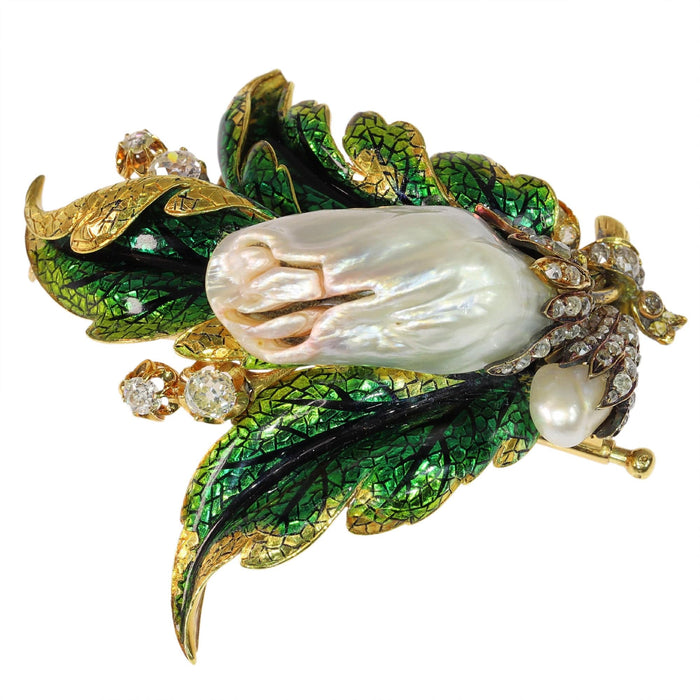 Broche Inoubliable et unique : le charme d'une broche victorienne avec perle et diamants 58 Facettes 24298-0149