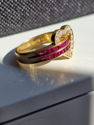 Cartier - Inel inimă din aur galben 18k, diamante și rubine 