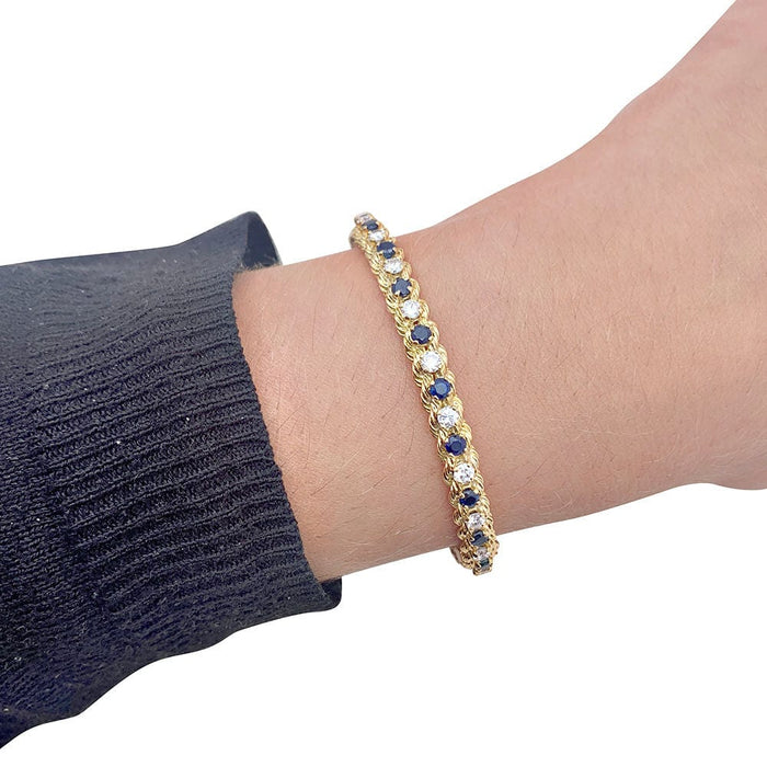 Bracelet Bracelet vintage, or jaune, saphirs et diamants. 58 Facettes 33932