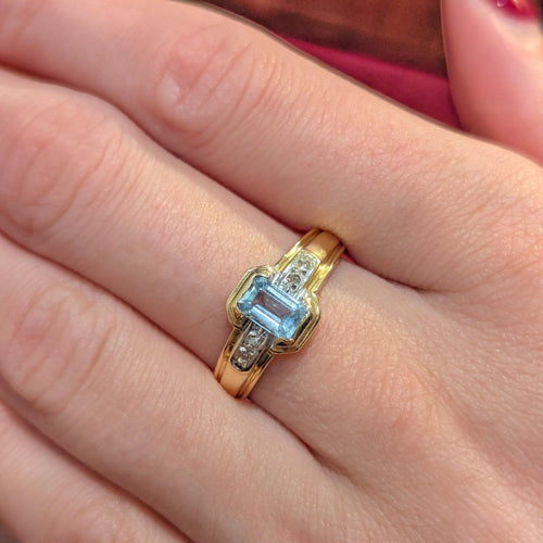 Bague 57 Bague en or jaune, aigue-marine et diamants 58 Facettes 32640