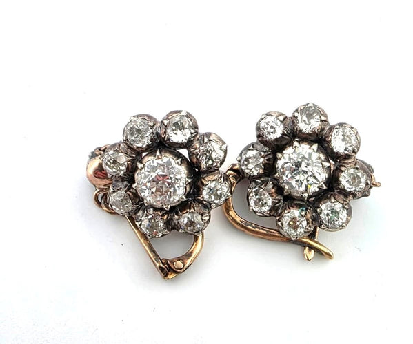 Boucles d'oreilles Boucles d'oreilles basses en or jaune et argent avec diamants 58 Facettes