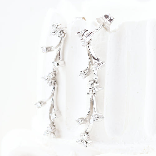 Boucles d'oreilles Boucles d'oreilles en or blanc avec diamants taille brillant 58 Facettes 133721D