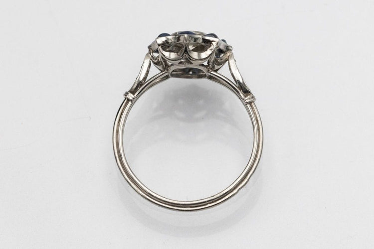 Bague 56 Old platinum ring with diamonds and sapphires, first half of the 20th century 58 Facettes 10813