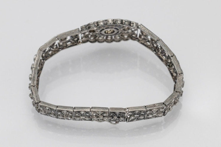 Bracelet Bracelet ancien d'époque Art Déco, richement serti de pierres précieuses 58 Facettes 10685
