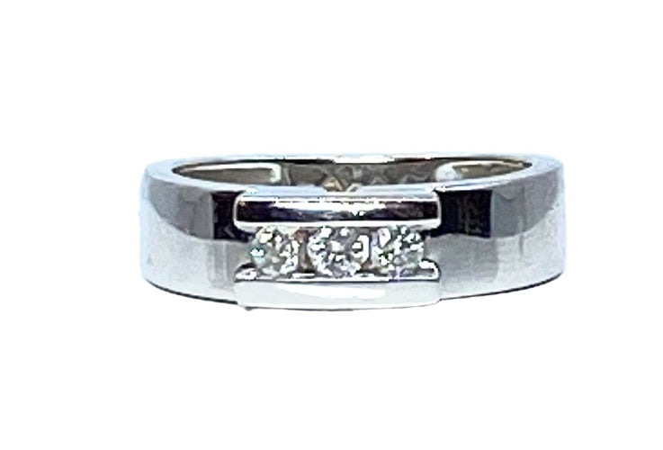 Bague 49 Bague en or blanc 18 carats, trilogie 3 diamants 58 Facettes AB532