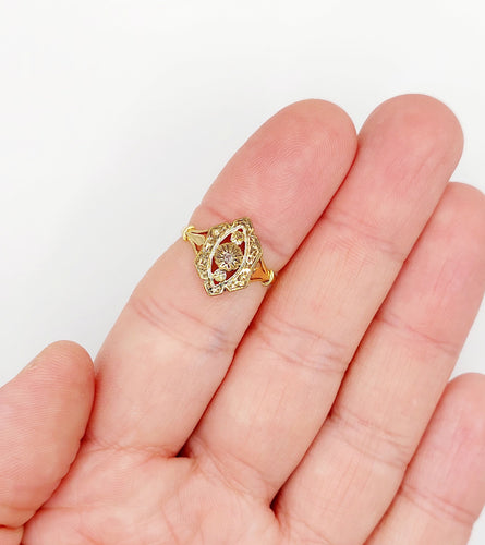 Bague 53.5 Bague marquise Art Déco or jaune, diamant taille rose (circa 1910) 58 Facettes A06376