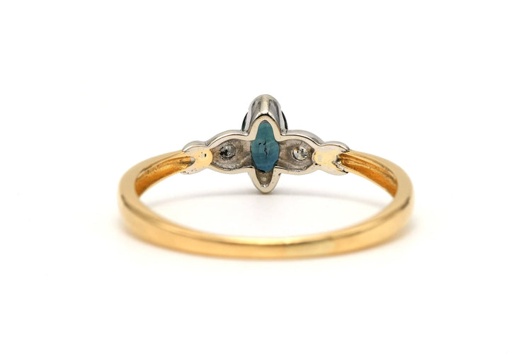 Bague 52 Bague contemporaine en or jaune 18 carats sertie d'un saphir et de diamants "taille" brillant (0,028 ct) 58 Facettes B752