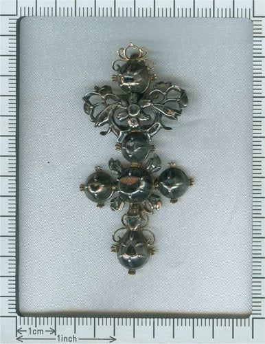 Pendentif Pendentif croix antique : un héritage baroque 58 Facettes 20170-0035