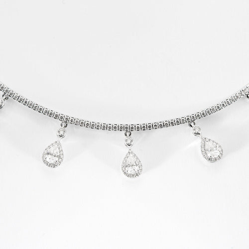 Collier Collier MESSIKA model "Sofia" en or blanc et diamants. 58 Facettes