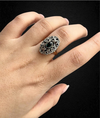 Bague Bague de style baroque ornée de péridots et de diamants 58 Facettes