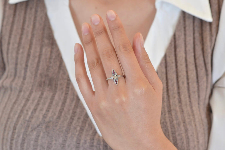 Bague 55.5 Bague Marquise Or blanc Diamants Rubis 58 Facettes 24974