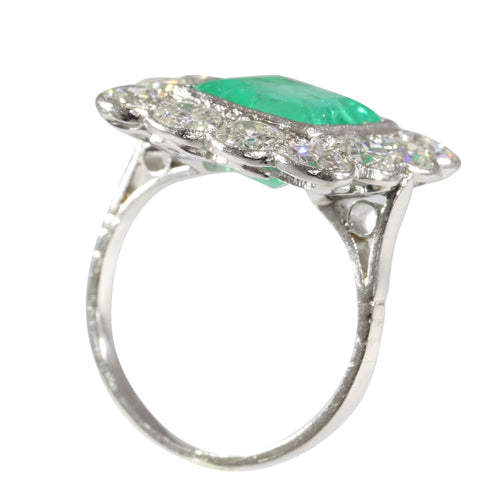 Bague 52 Grâce géométrique : une bague Art déco vintage avec émeraude et diamants 58 Facettes 24110-0131