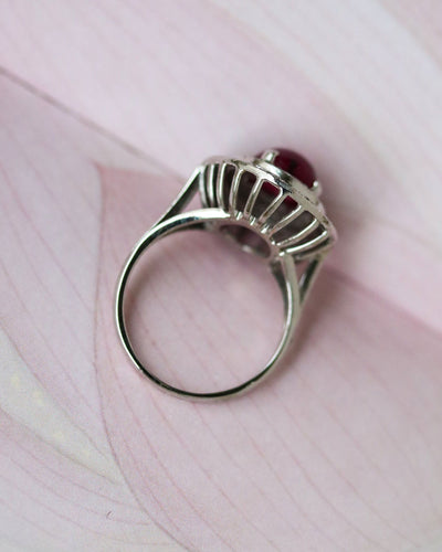 Bague 55.5 Bague Cocktail Ovale Rubis Cabochon et Diamant 58 Facettes A11146