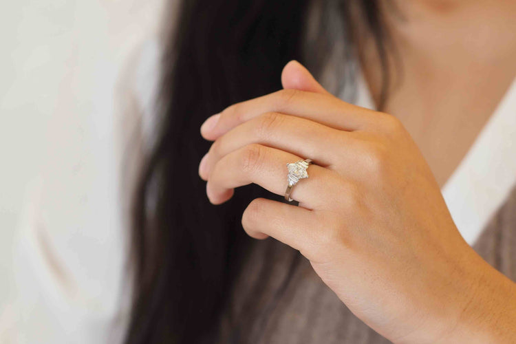 Bague 53 Bague Platine Diamant navette et baguette 58 Facettes 24035 / 24036