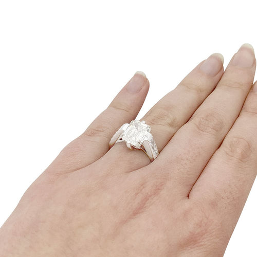 Bague 52 Bague or blanc, diamant taille émeraude 4 cts. 58 Facettes 31294