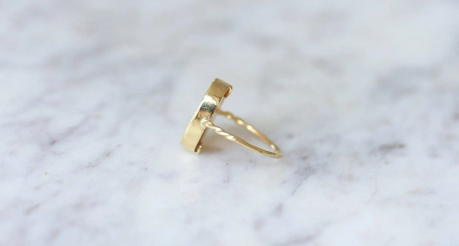 Bague Bague ancienne intaille sur verre Diane 58 Facettes