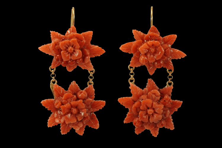 Boucles d'oreilles Boucles d'oreilles antiques en or jaune corail 58 Facettes 7692