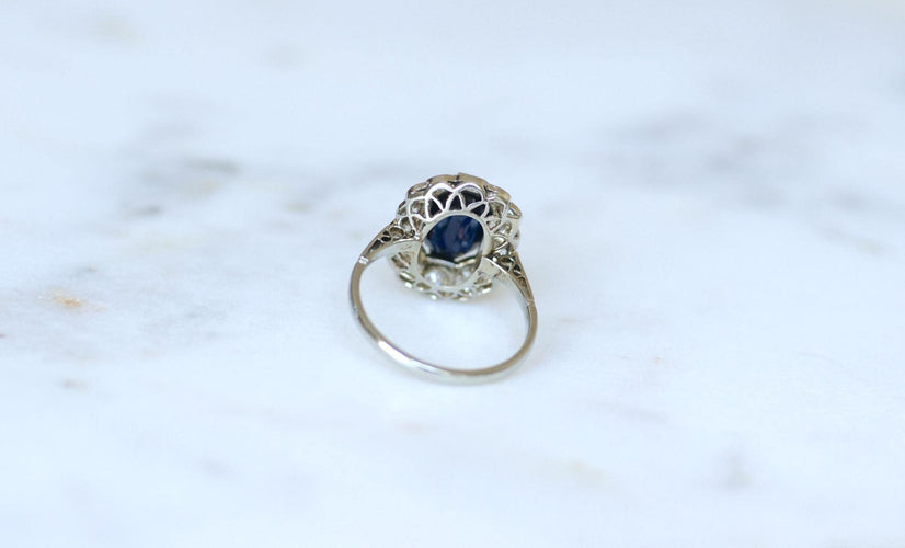 Bague 56 Bague Marguerite Art Déco Or blanc, Saphir & Diamants 58 Facettes
