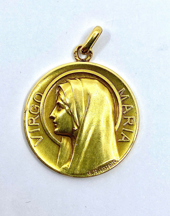 Medalla de oro amarillo que representa el Virgen María, firmado G. Rabier