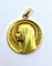 Pendentif Médaille en or jaune 18 carats représentant la Vierge Marie, signée G.Rabier 58 Facettes AB439