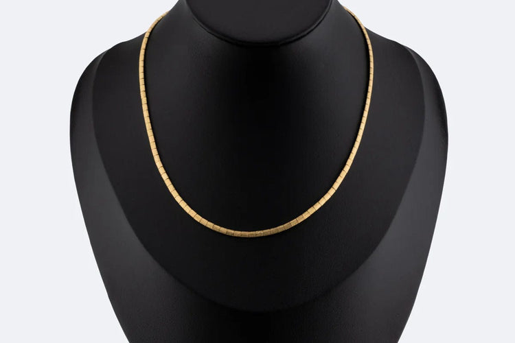 Collier Oro Giallo Collier semi-rigide en or jaune 58 Facettes col322