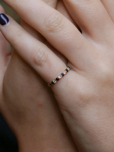 Bague 50 Demi-Alliance américaine en or jaune, diamants et saphirs 58 Facettes J104