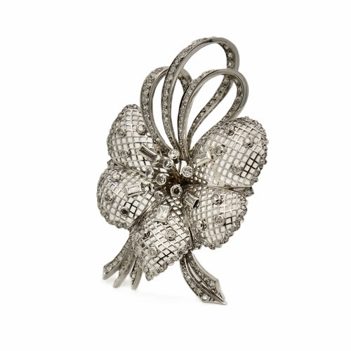 Broche Broche or blanc fleur dentelée 58 Facettes REF24101CF-264