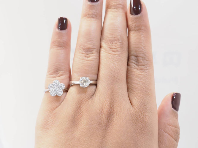 Bague 52 Bague fleur en or blanc et diamants 58 Facettes 21524