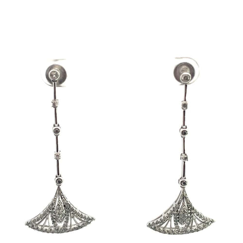 Boucles d'oreilles Boucles d'oreilles pendantes en or blanc et diamants 58 Facettes UN0126
