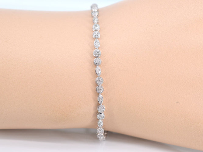 Bracelet Bracelet de tennis en or blanc serti de diamants de 1,10 carat 58 Facettes 2151