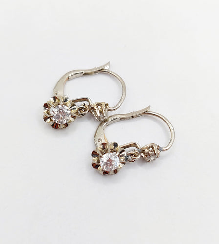 Boucles d'oreilles Dormeuses Art Déco or blanc, diamants taille brillants 58 Facettes A05861