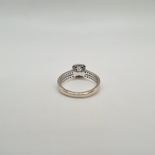 Bague 53 Bague or blanc 14 carats sertie d’un diamant rond & pavage diamants naturels 58 Facettes