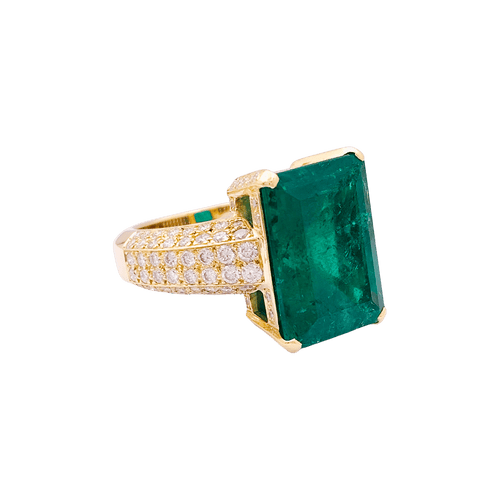 Bague 54 Bague émeraude, diamants, or jaune. 58 Facettes 34711