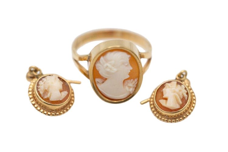 Bague 53 Parure ancienne en or, bague et boucles d'oreilles avec camée, Suède. 58 Facettes 10938