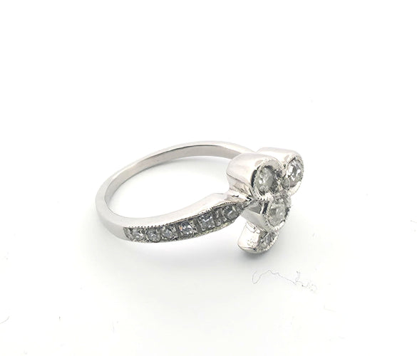 Bague 51 Bague en platine avec diamants 58 Facettes