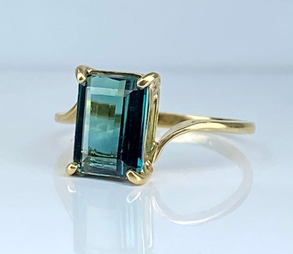Bague 46 Bague en or jaune et tourmaline verte 58 Facettes AB617