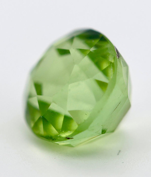 Gemstone Peridot 2.31cts 58 Facettes