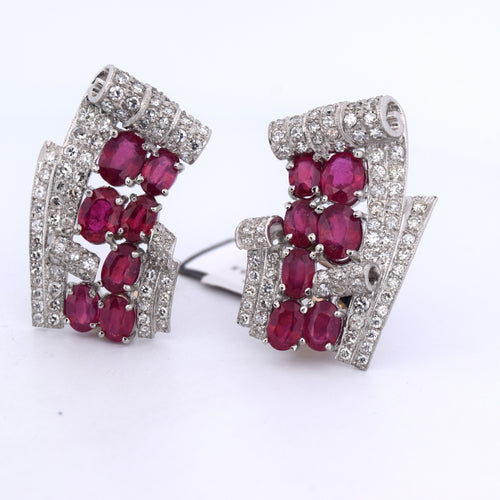 Boucles d'oreilles Boucles d'oreilles en platine et or jaune serties de rubis et de diamants 58 Facettes