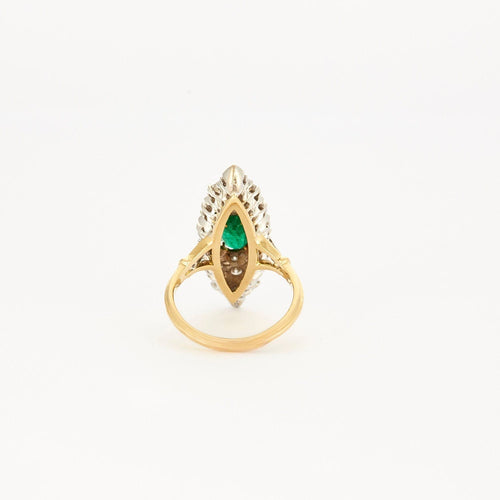 Bague 58 Bague marquise Vintage diamants et centre Emeraude en or et Platine 58 Facettes