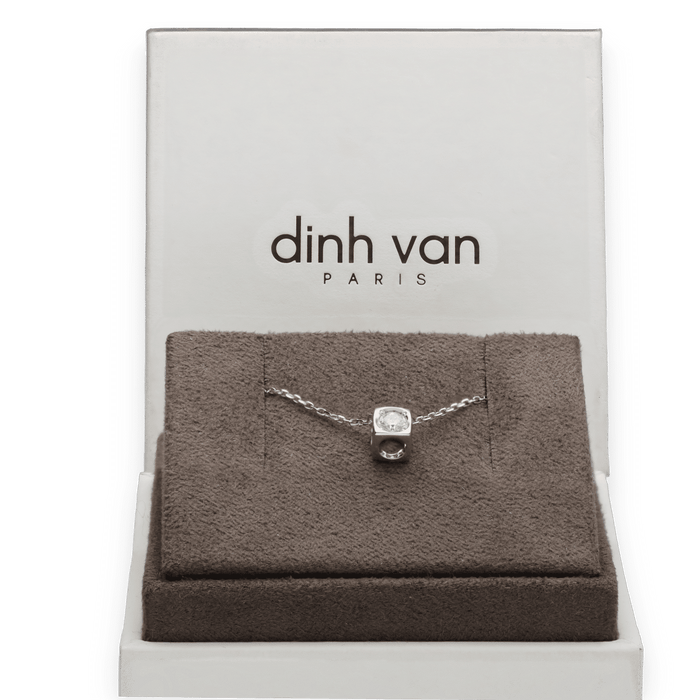 Collier DINH VAN - Collier pendentif Cube 2016 moyen modèle diamant, or gris. Full set. 58 Facettes