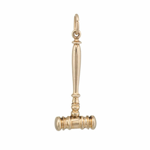 Pendentif Gavel Charm Pendentif vintage Or Jaune Juges Mallet 58 Facettes G7492