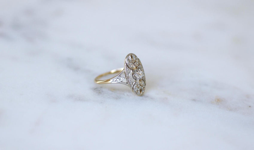 Bague 50 Bague en or jaune Art Déco Arabesques Ovale Diamants 58 Facettes