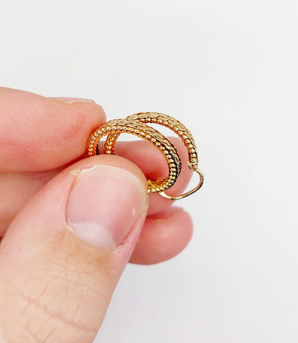 Boucles d'oreilles Créoles style Art Déco or rose finement travaillées (circa 1970) 58 Facettes A06262