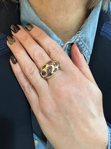 Keltakultainen ametisti rannerengassormus