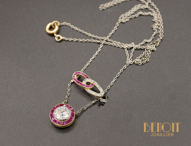 Collier Collier pendentif Art Déco diamant, rubis calibrés 58 Facettes A10447