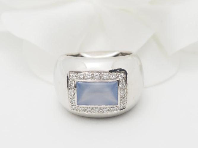 Bague 51 Bague Poiray en or blanc, calcédoine bleue et diamants 58 Facettes