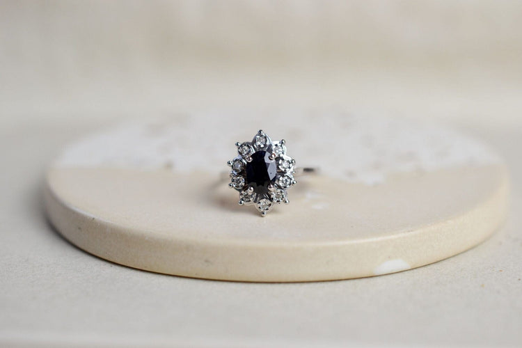 Bague 49 Bague Marguerite Or blanc Saphir 58 Facettes 3662